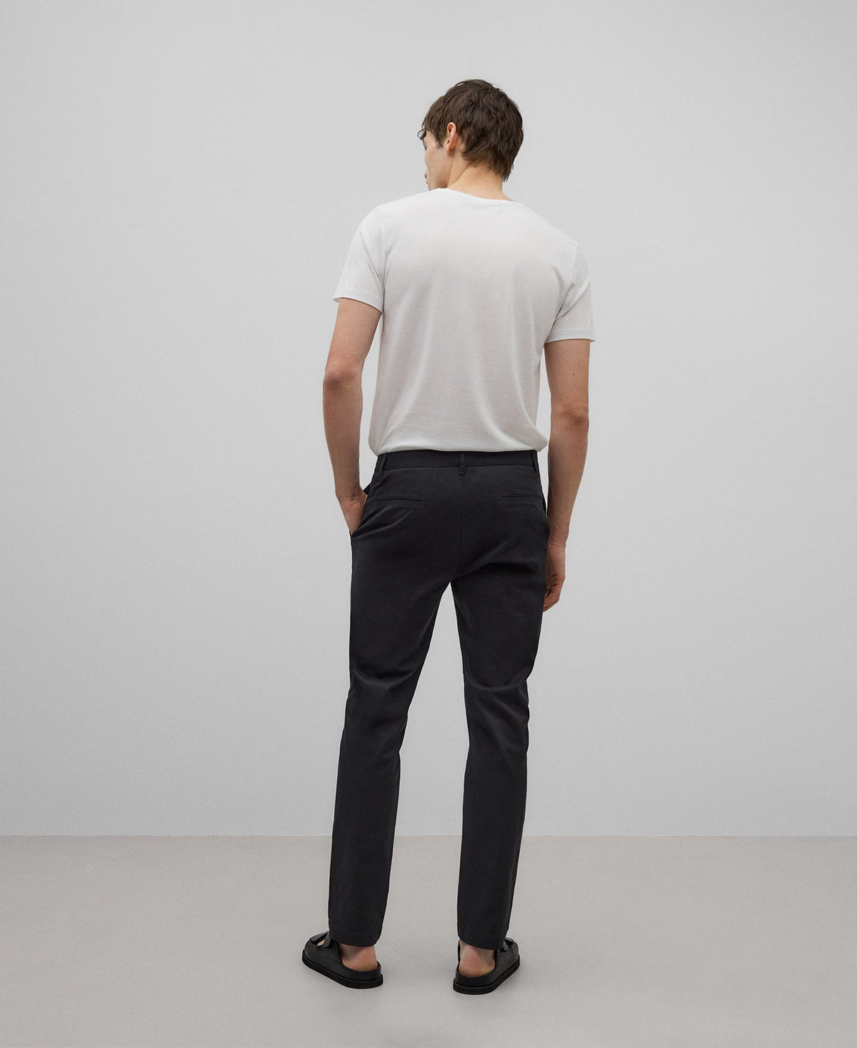 Slim fit cotton chino trousers man in black