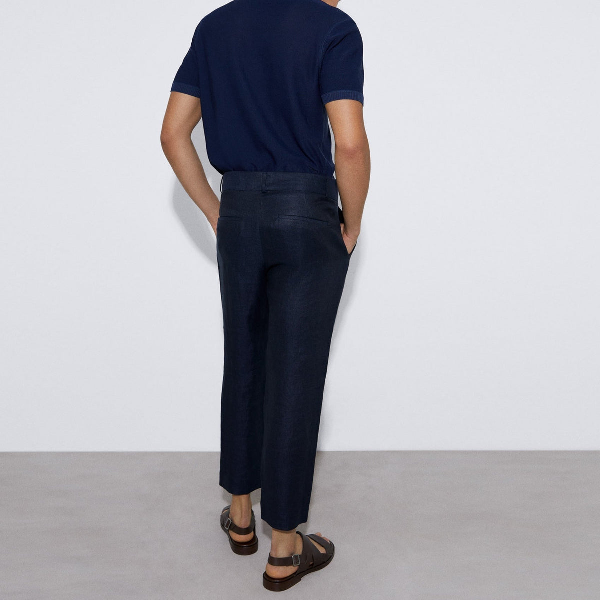 Navyblue Carrot Silhouette Trousers With Darts