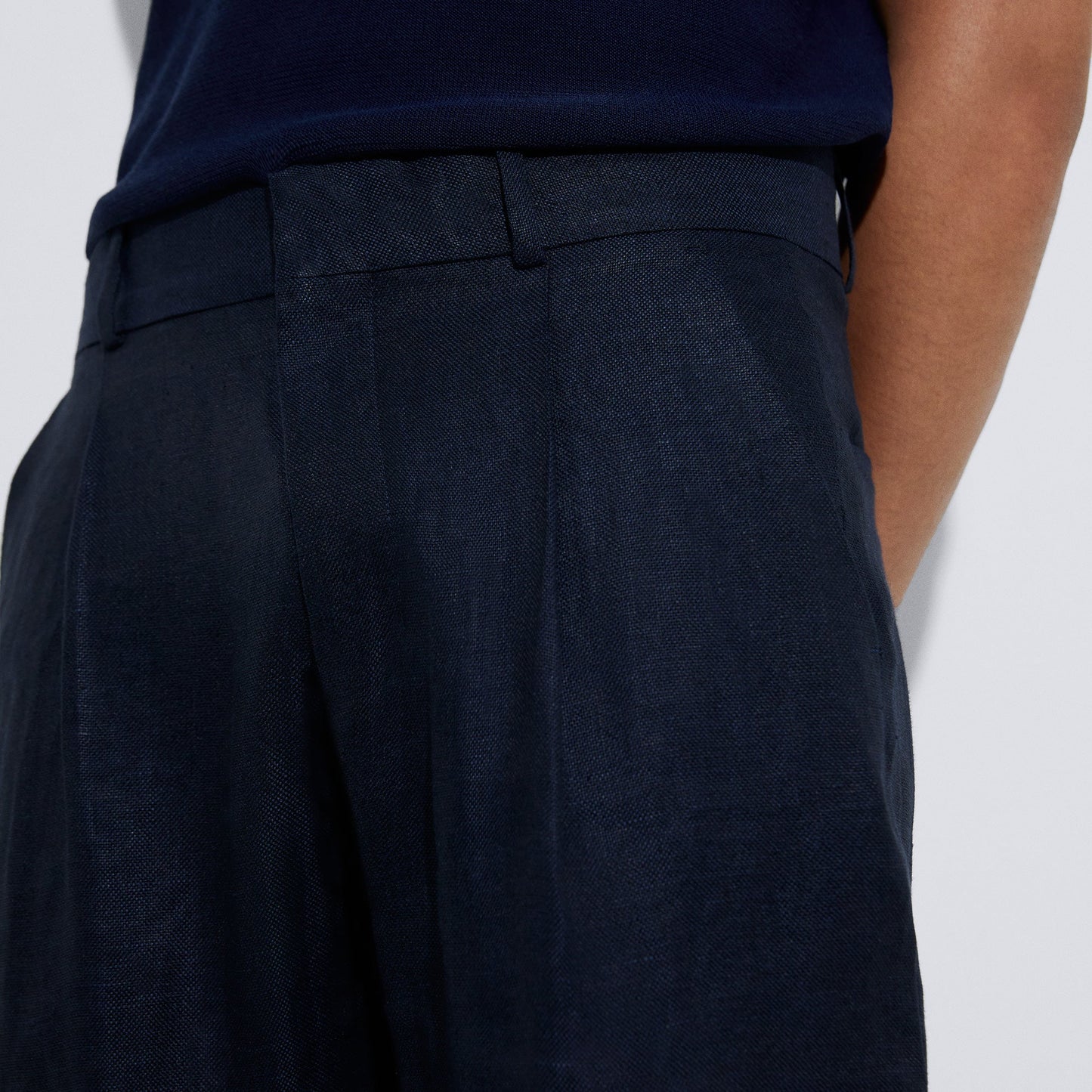 Navyblue Carrot Silhouette Trousers With Darts