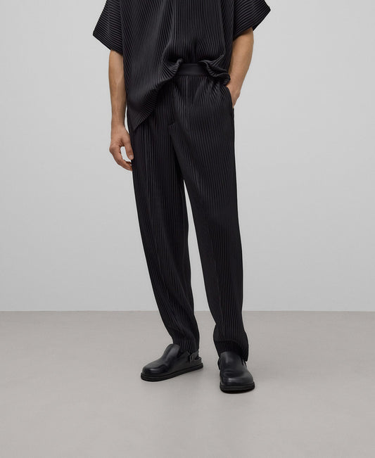 Black Crinkle Carrot Fit Trousers for Men