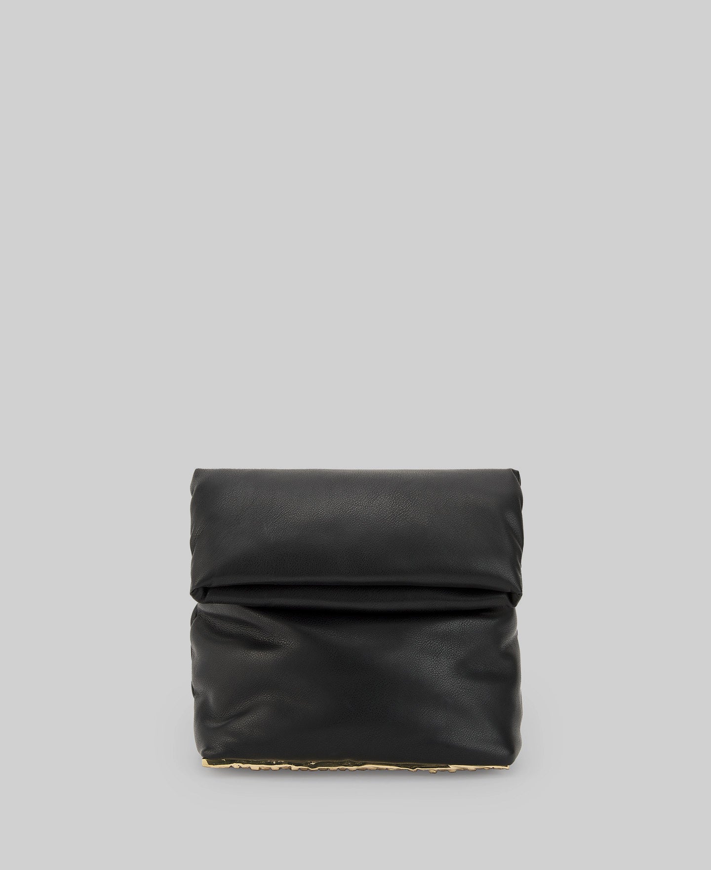 Quilted clutch with metallic base woman in black