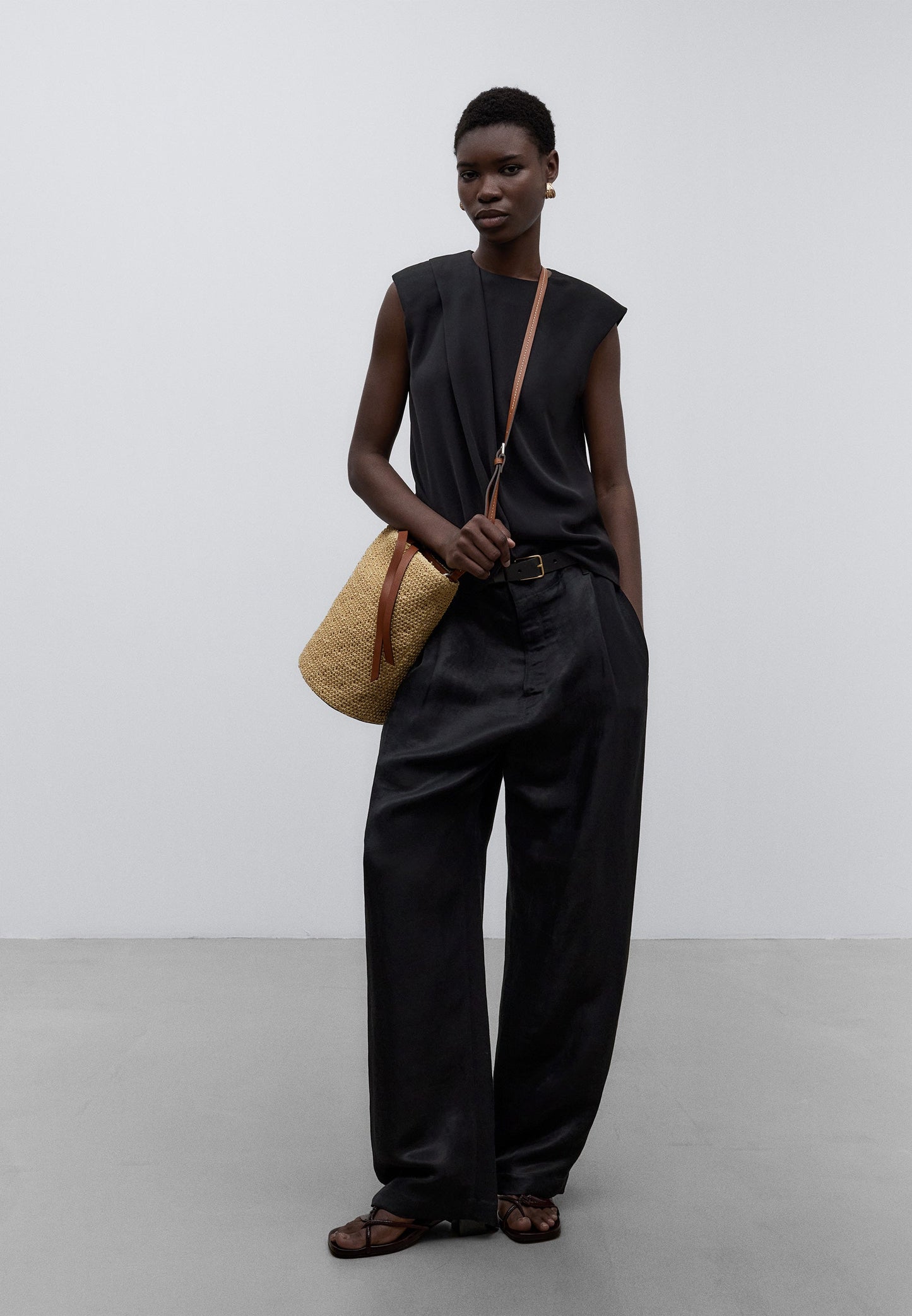 Natural Medium-Sized Braided Sack