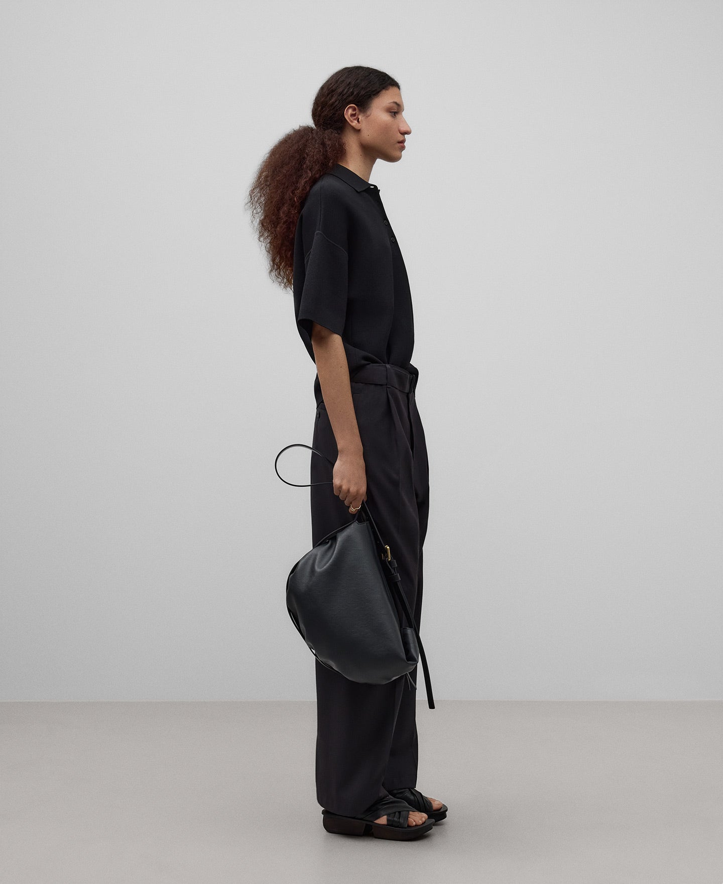 Leather-Non-Leather large Doce bag woman in dark grey