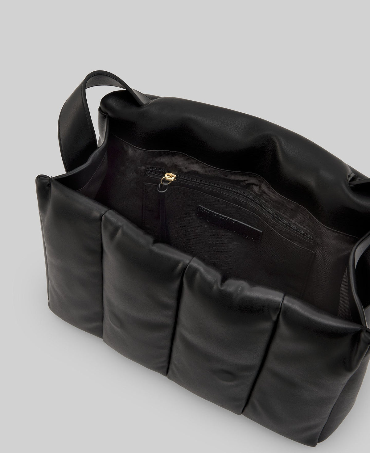 Non-Leather puffer maxi bag woman in black