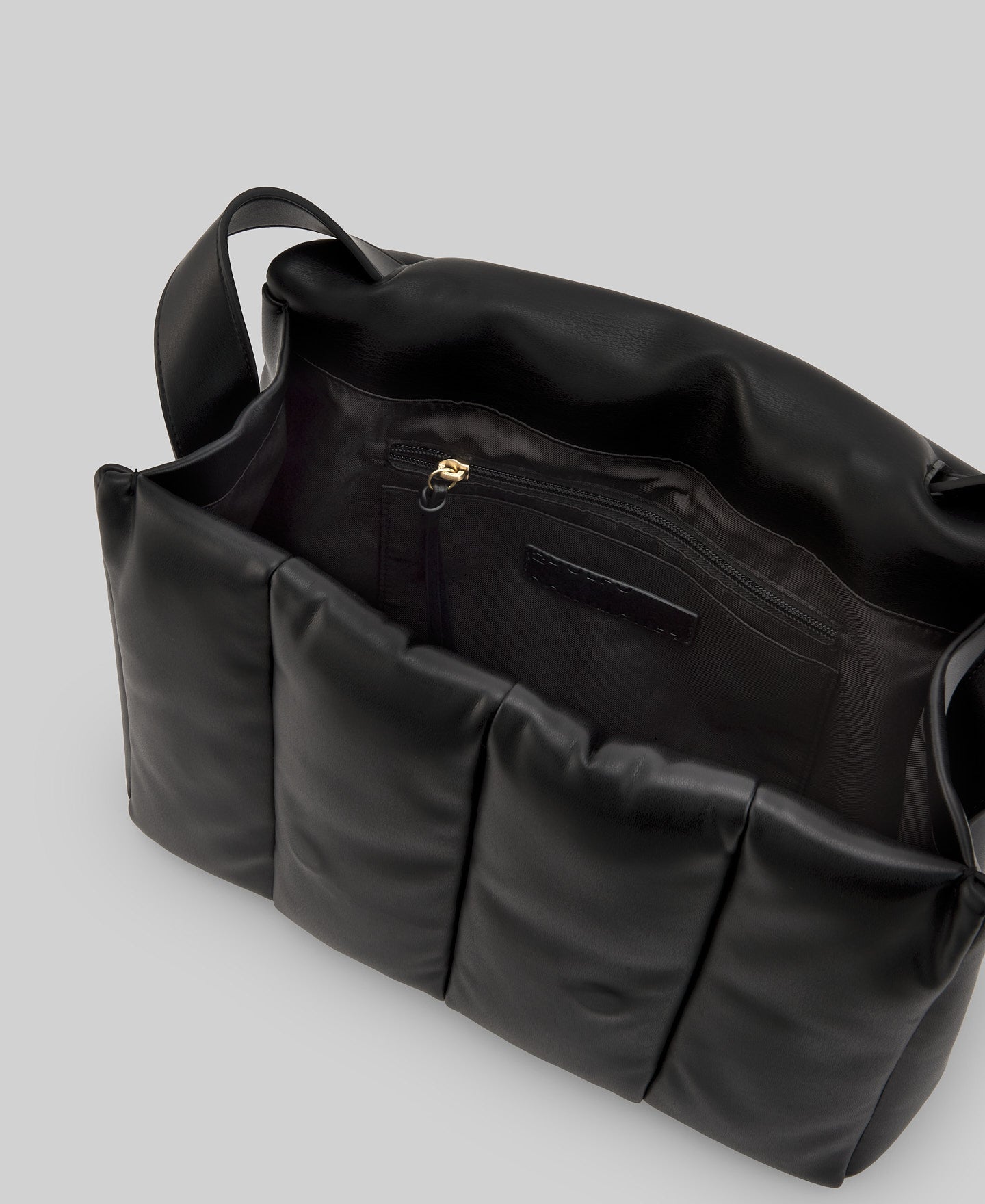Non-Leather puffer maxi bag woman in black