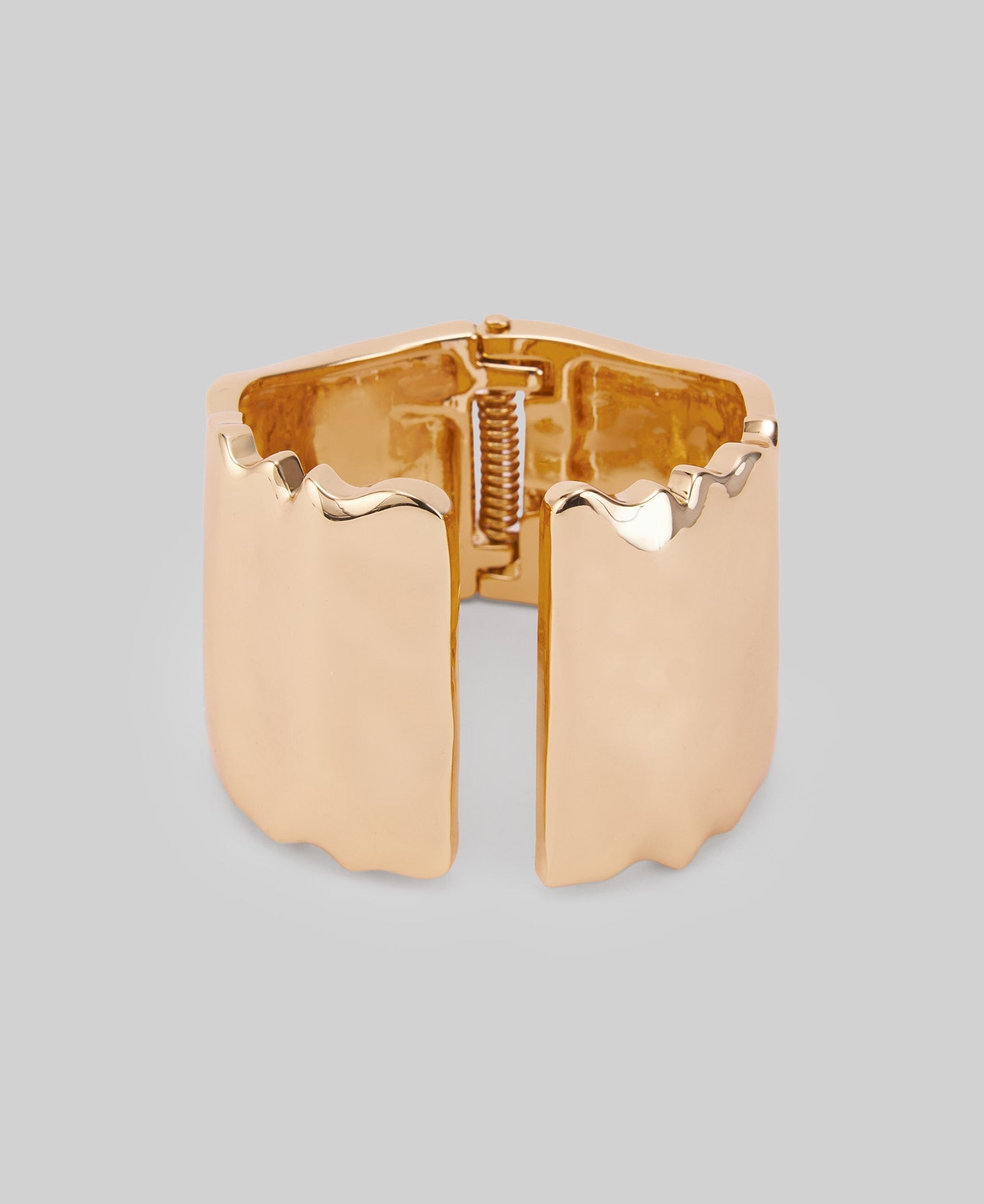 Wide rigid bracelet woman in gold