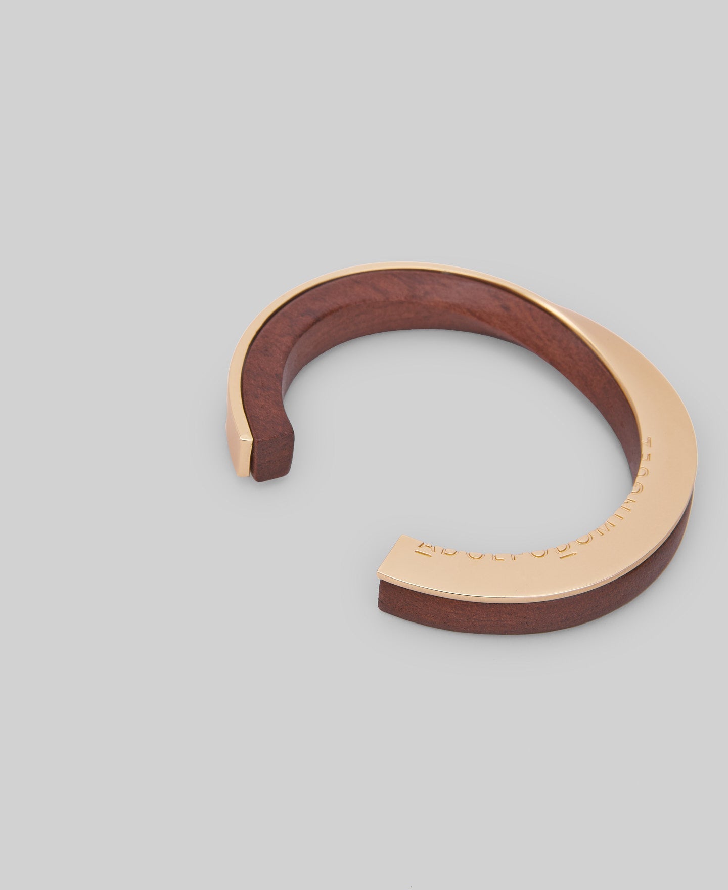 Rigid metal and wood bracelet woman in wood
