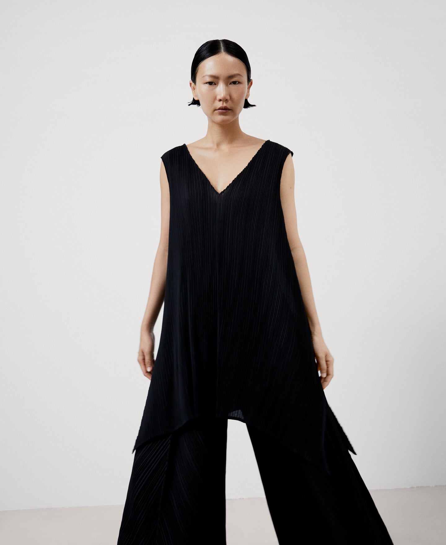 Black Crinkle Sleeveless Blouse