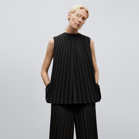 Black Crinkle Collared Top