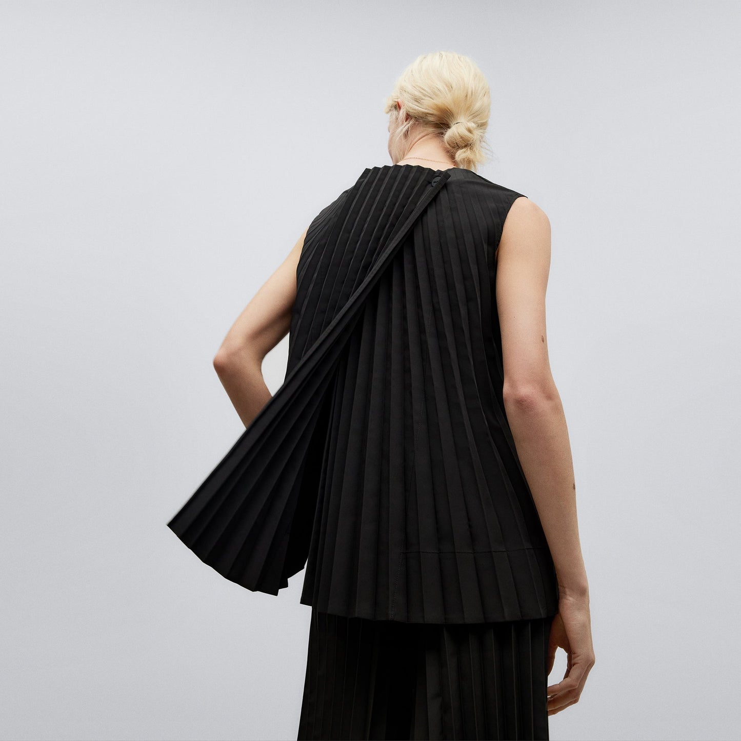 Black Crinkle Collared Top