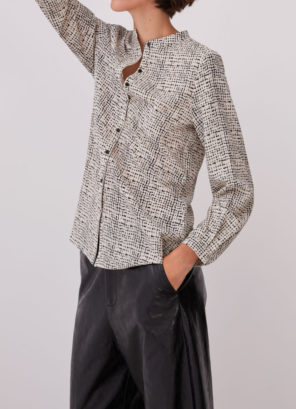White And Black Printed Shirt With Crew Collar