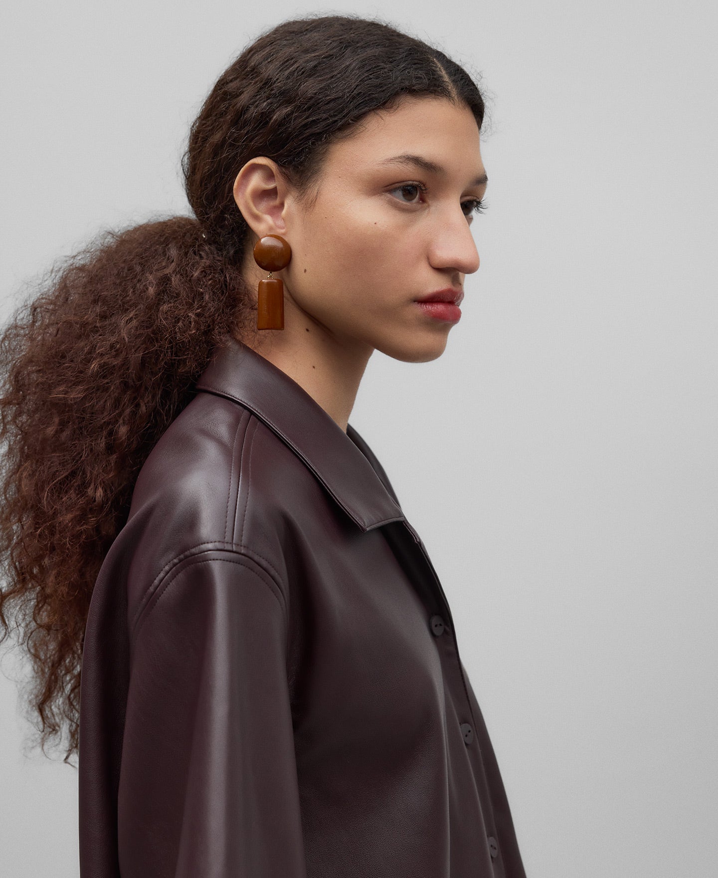 Non-Leather short sleeve shirt woman in chocolate