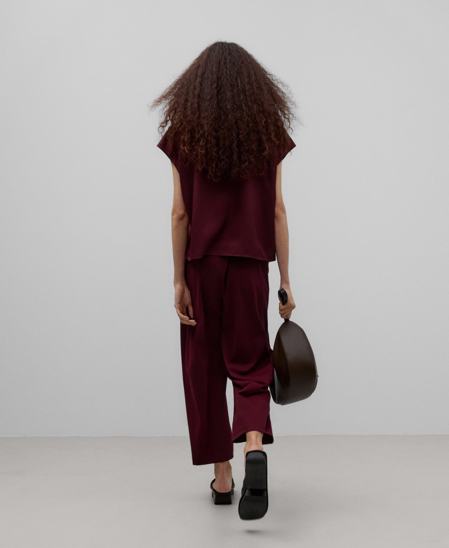 Draped turtleneck shirt woman in maroon