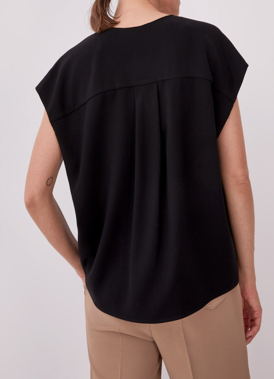 Black Fluid T-Shirt With Short Drop Sleeve