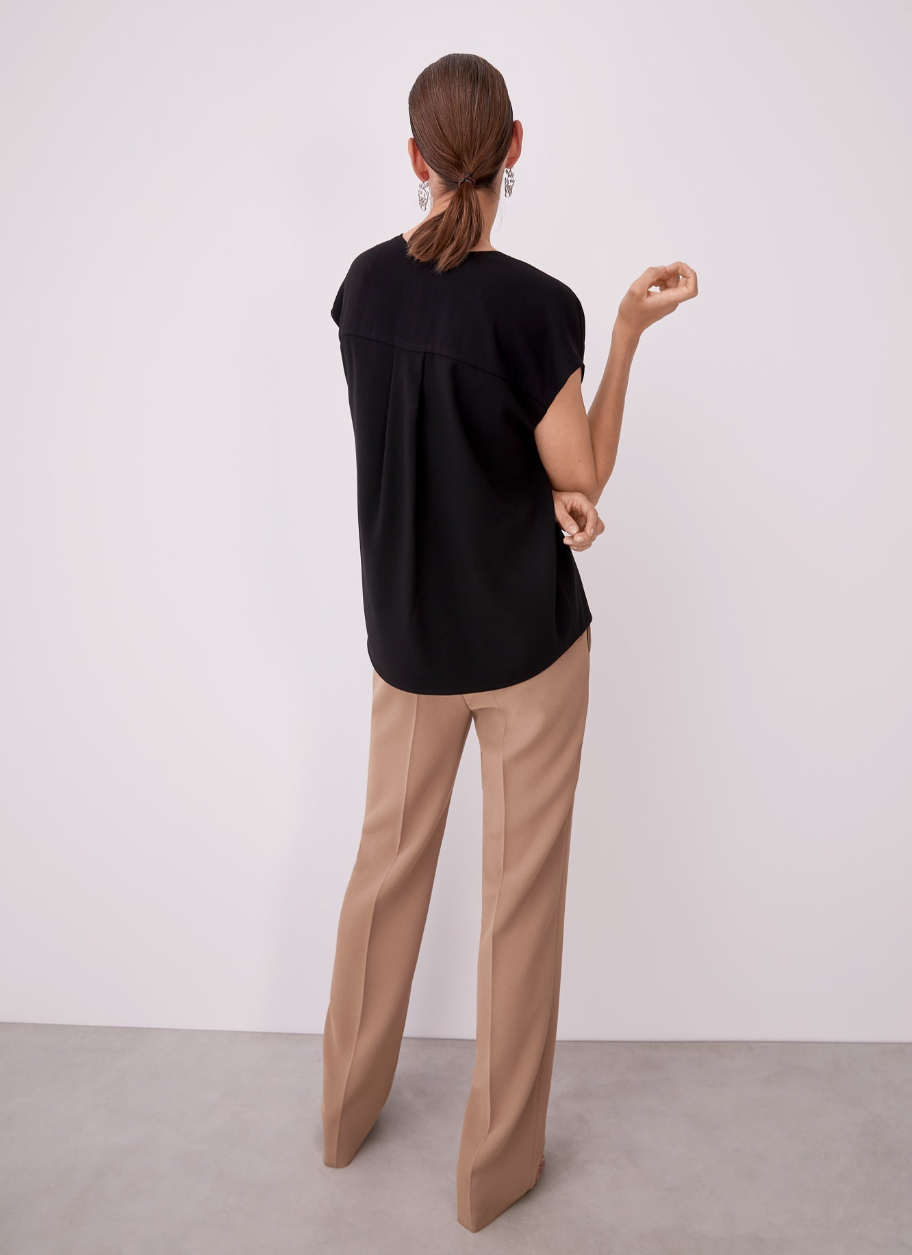 Black Fluid T-Shirt With Short Drop Sleeve