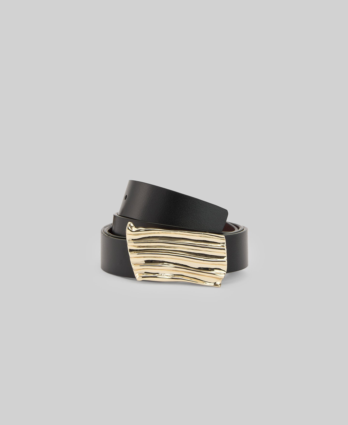 Reversible gold buckle belt woman in black