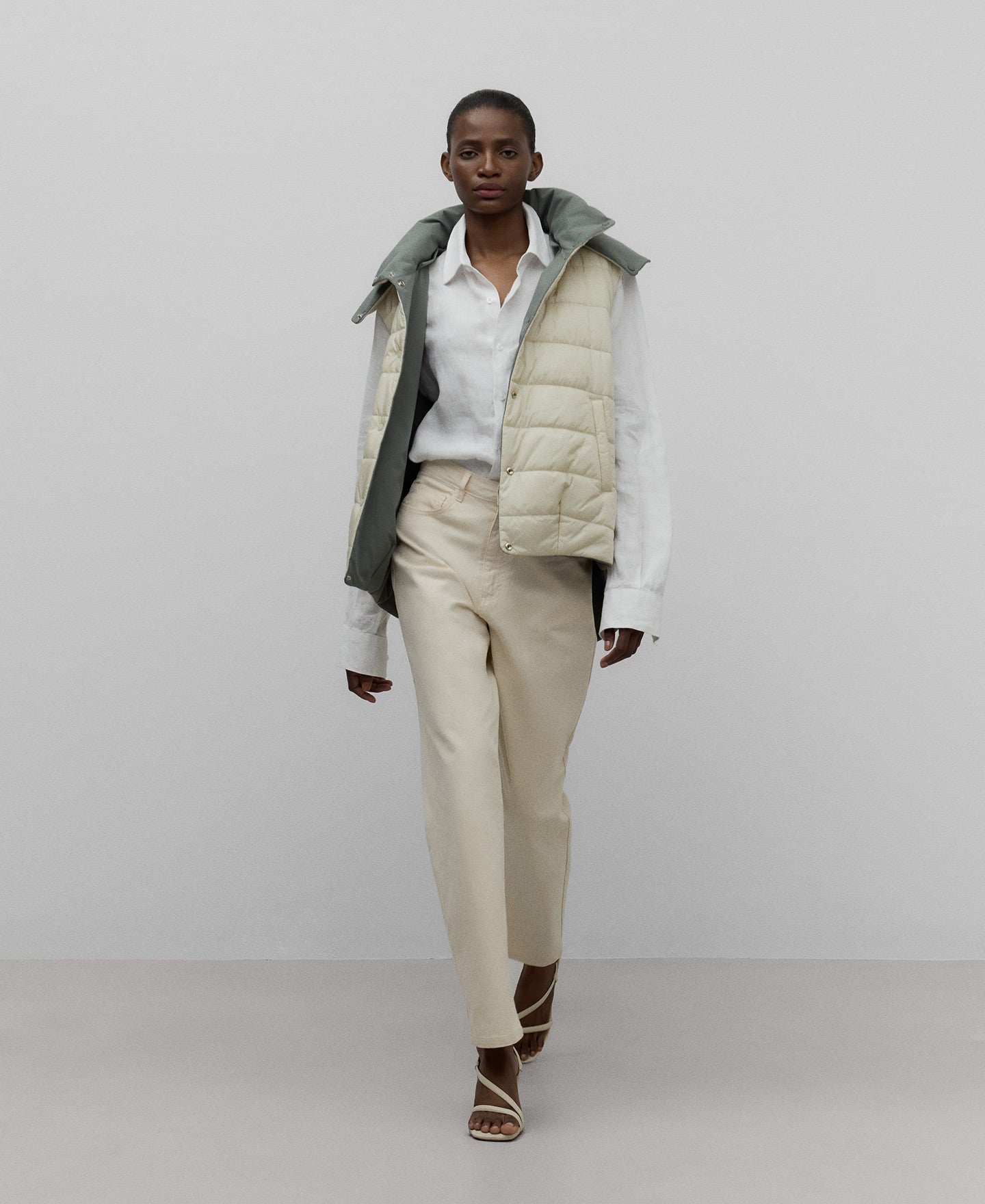 Reversible hooded vest woman in multicolor2