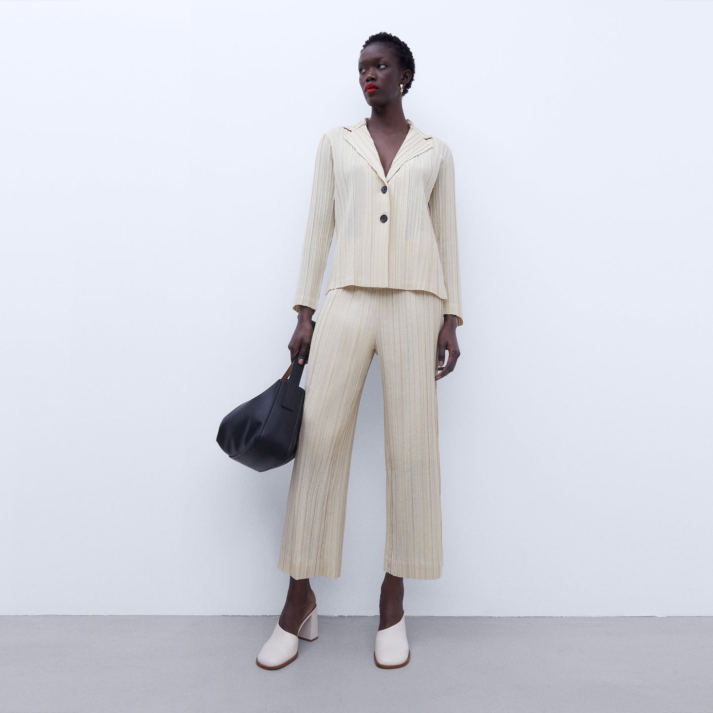 Crinkle Blazer - Sand