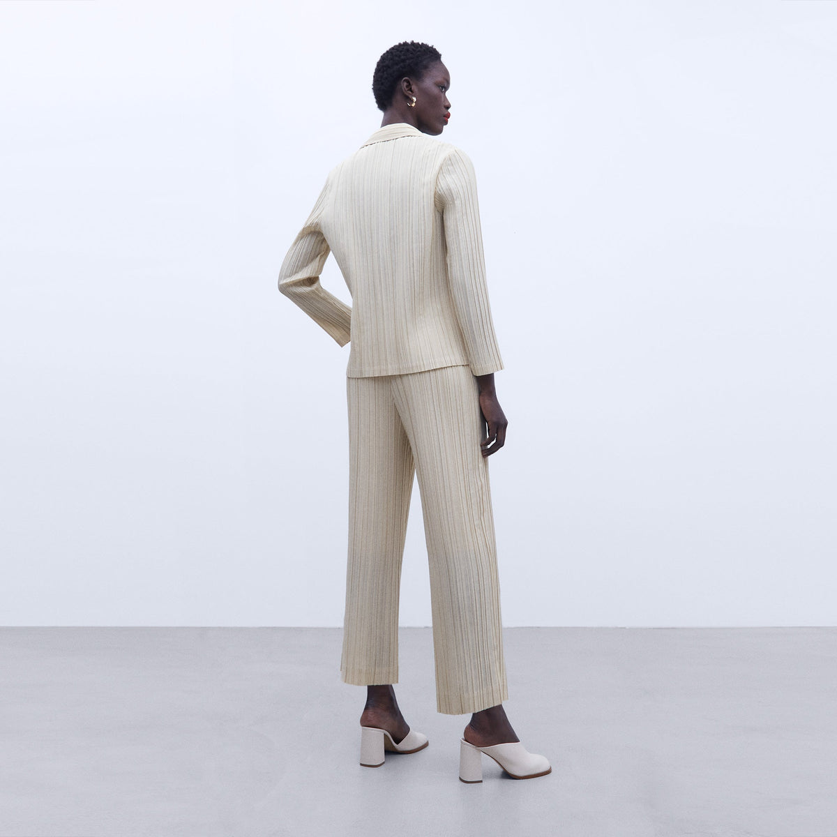 Crinkle Blazer - Sand