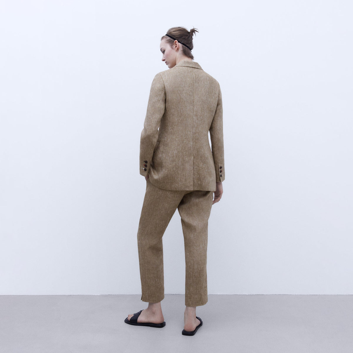 European Linen Structured Blazer