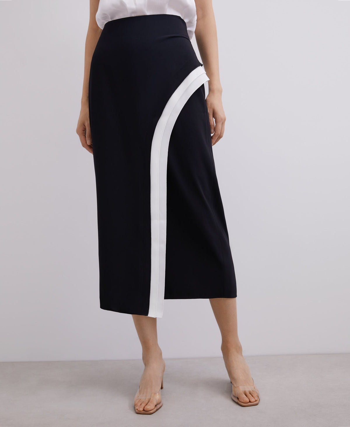 Black/White Midi Skirt With Ruffle