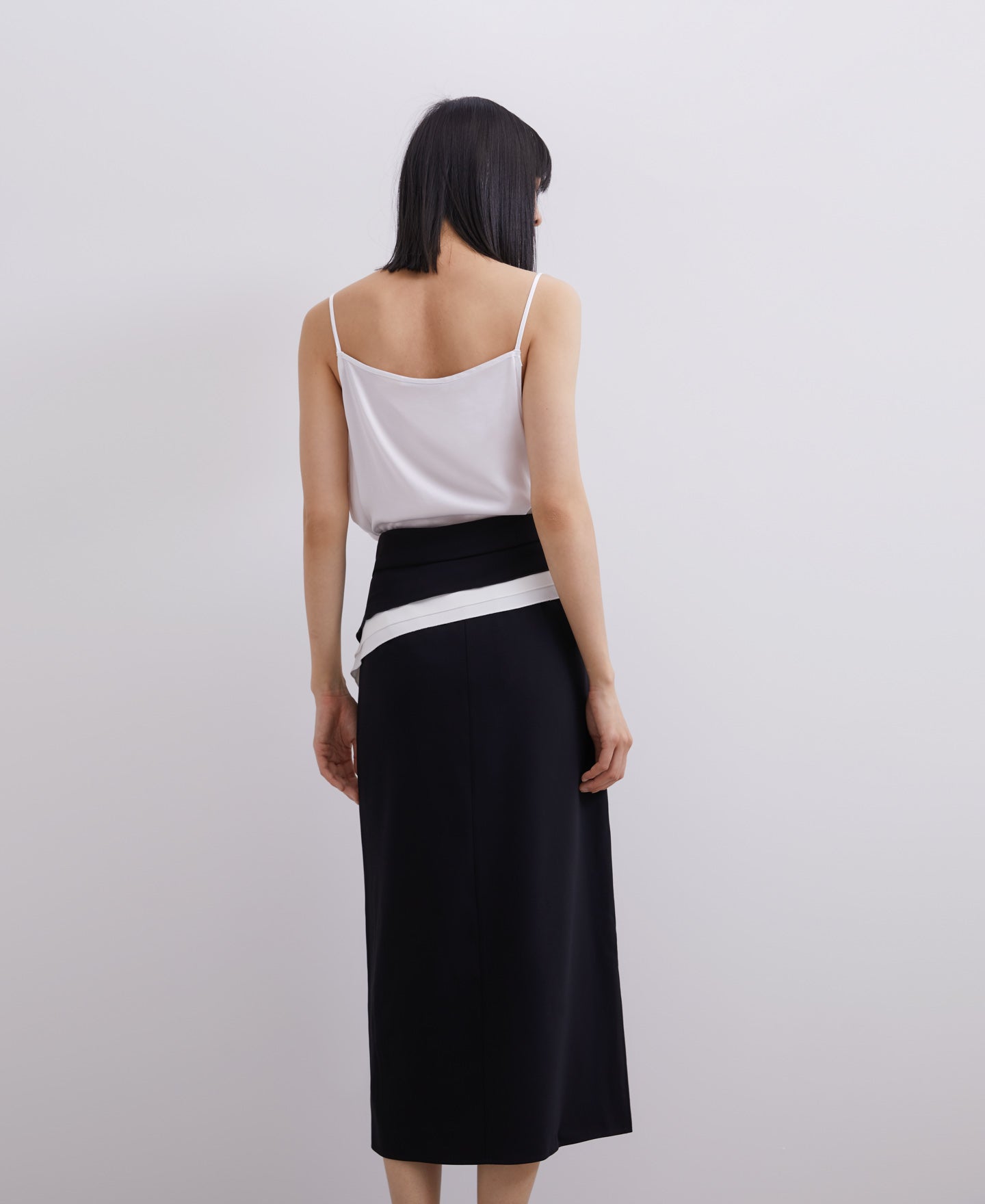 Black/White Midi Skirt With Ruffle