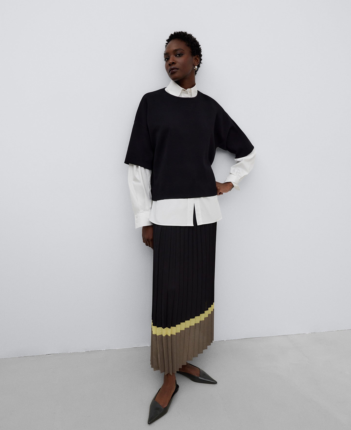 Black Pleated Colour Block Long Skirt