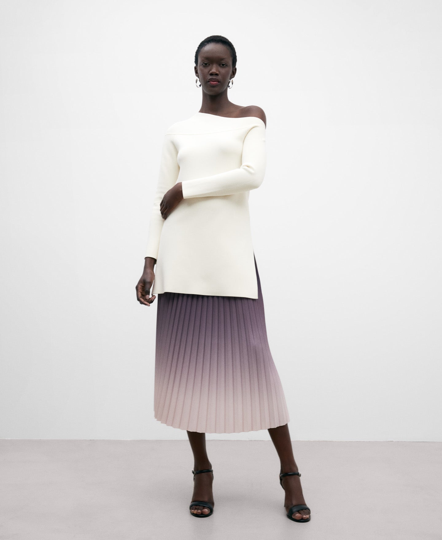 Long Pleated Skirt Woman