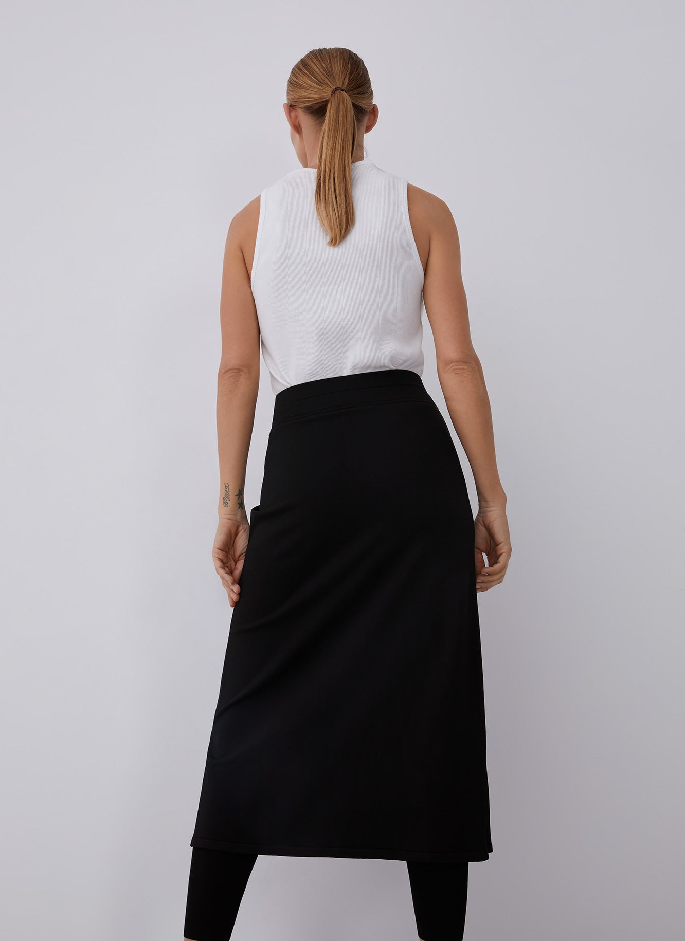 Black Plain Knit Skirt