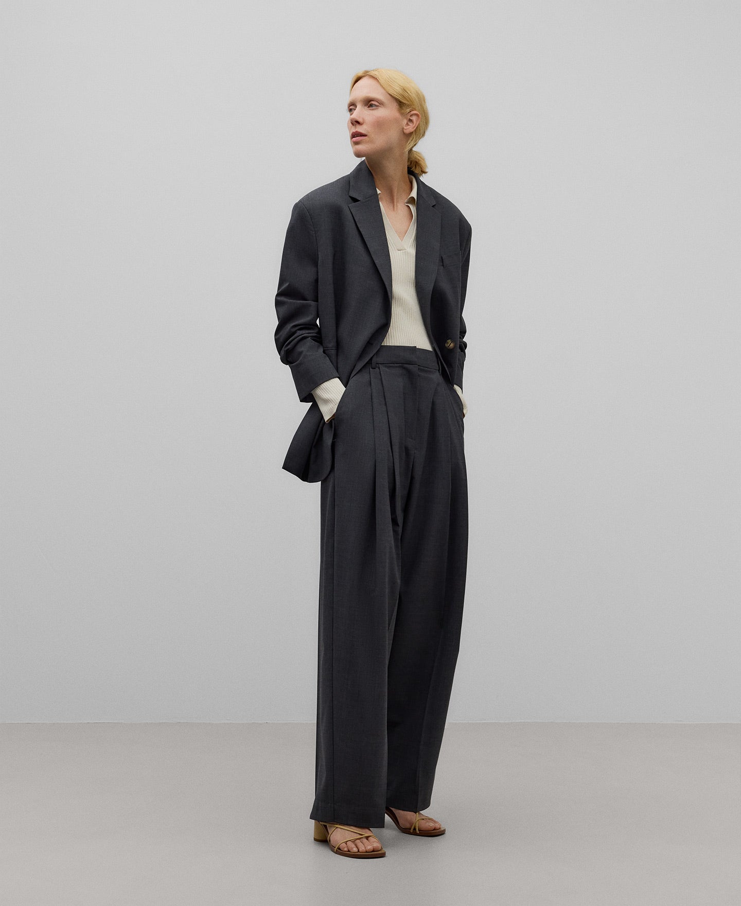 Ribbed fitted sweater woman in ecru