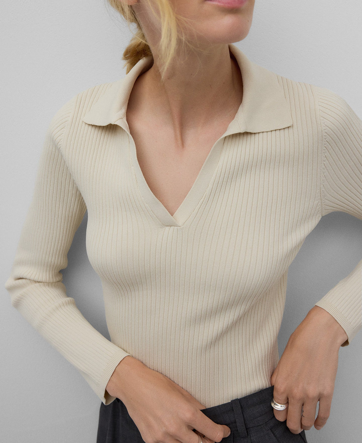 Ribbed fitted sweater woman in ecru