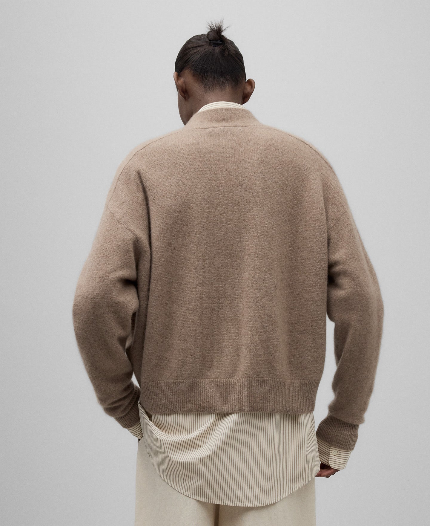 Short cashmere cardigan woman in taupe