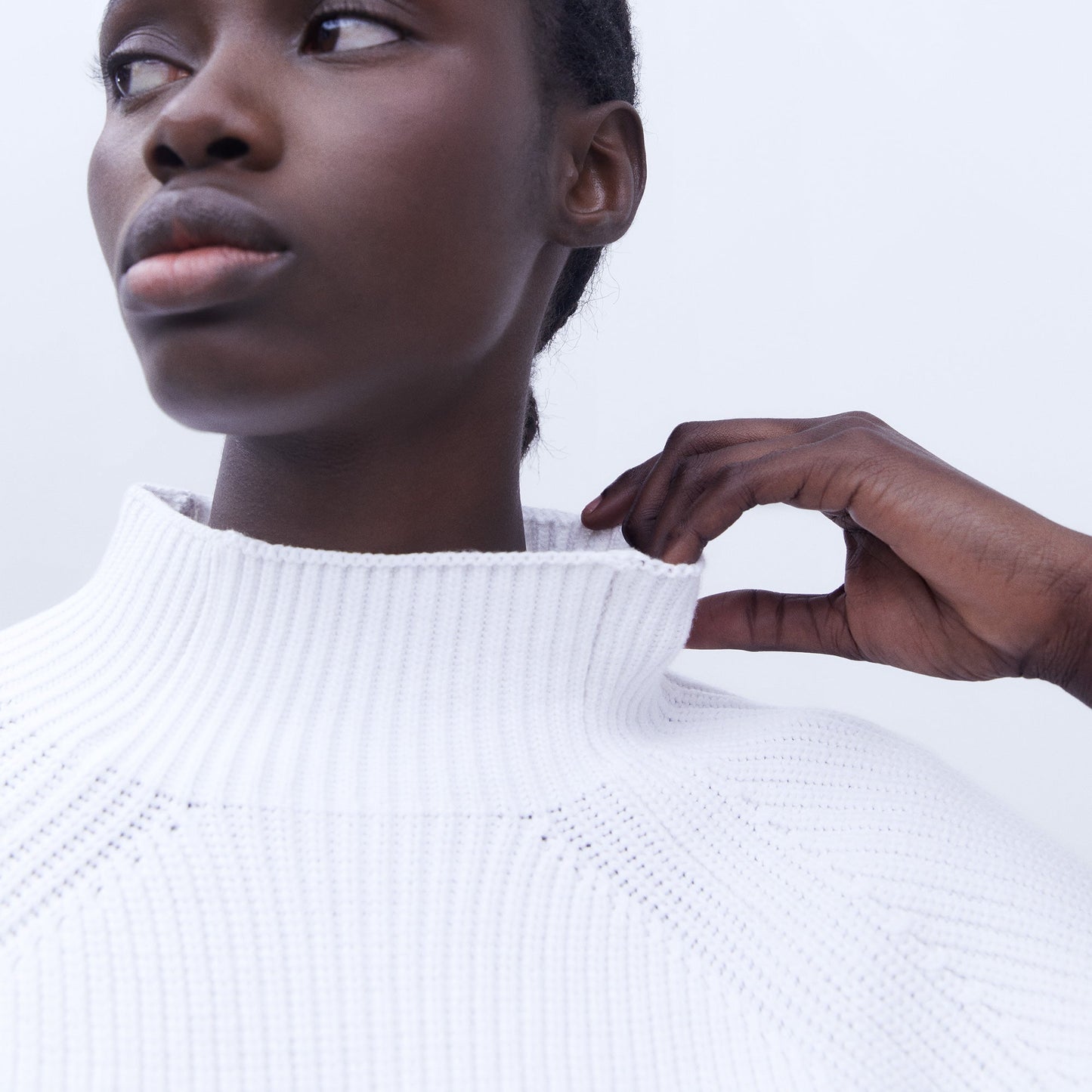Perkins Collar Sweater - White