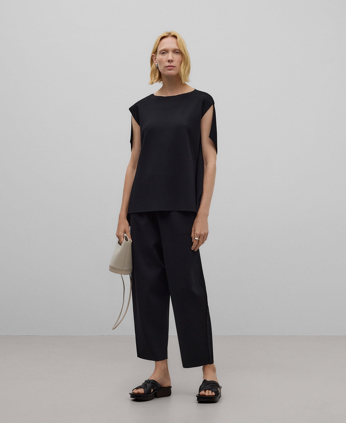 Black Sleeveless Knitted Top for Women