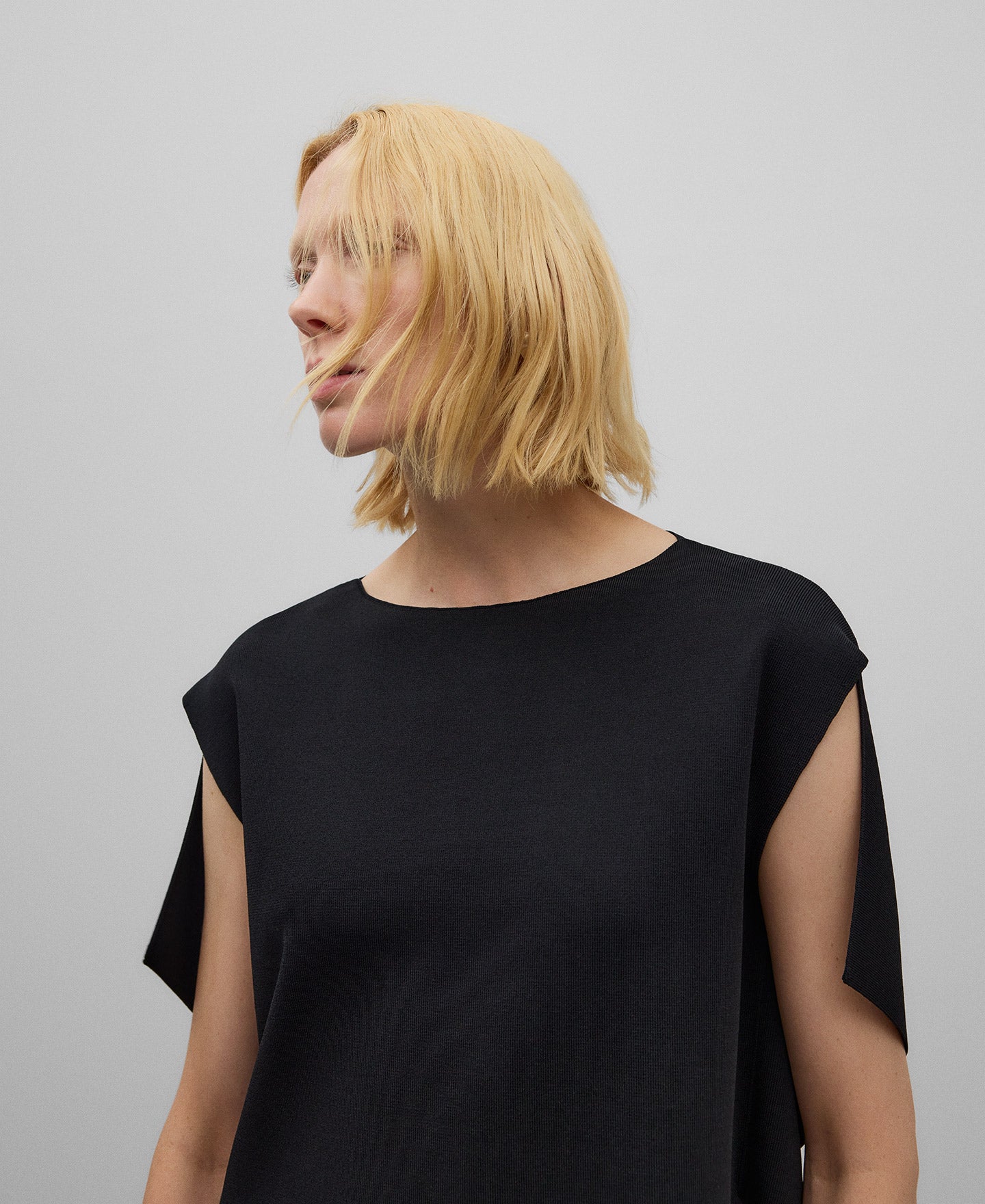 Black Sleeveless Knitted Top for Women