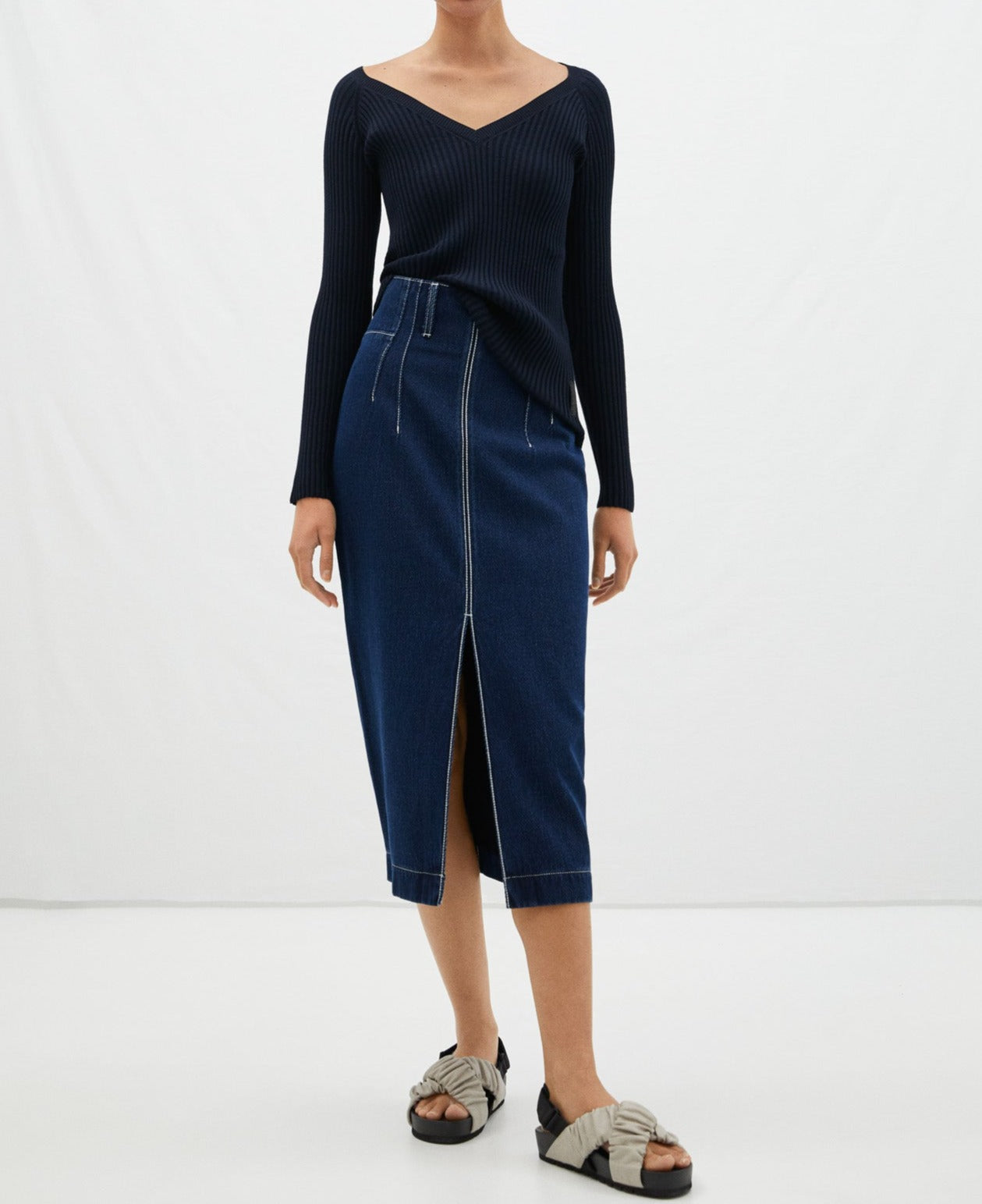 Navy Blue Ribbed V-Neck Pullover