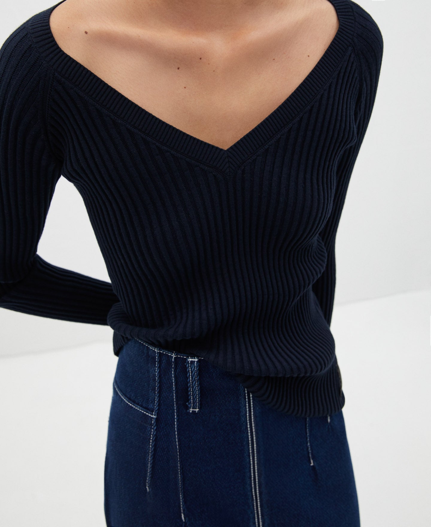 Navy Blue Ribbed V-Neck Pullover