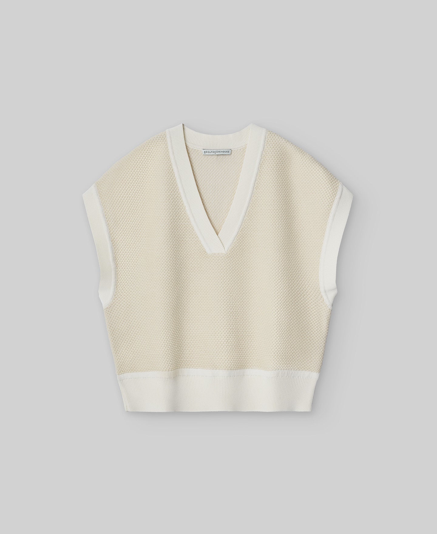 Structure knit vest woman in light cream