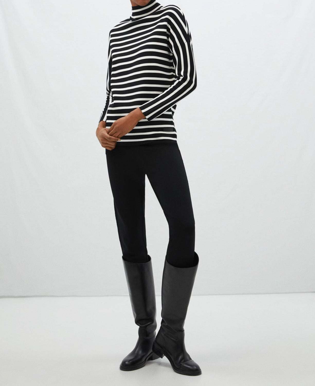 Black Striped Cerrojillo Knitted Sweater