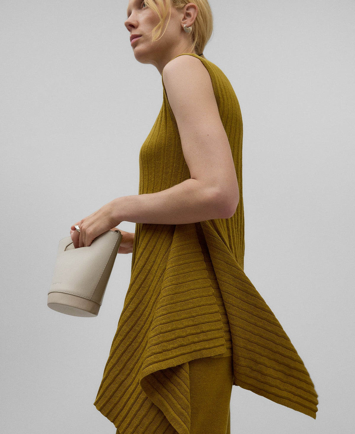 Asymmetrical pleated linen top woman in green