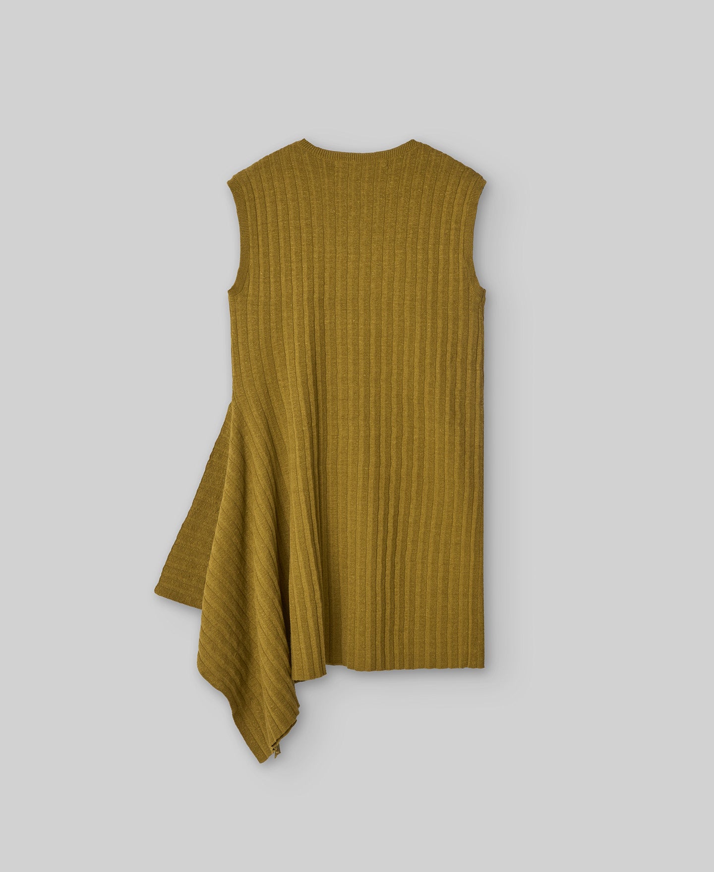 Asymmetrical pleated linen top woman in green