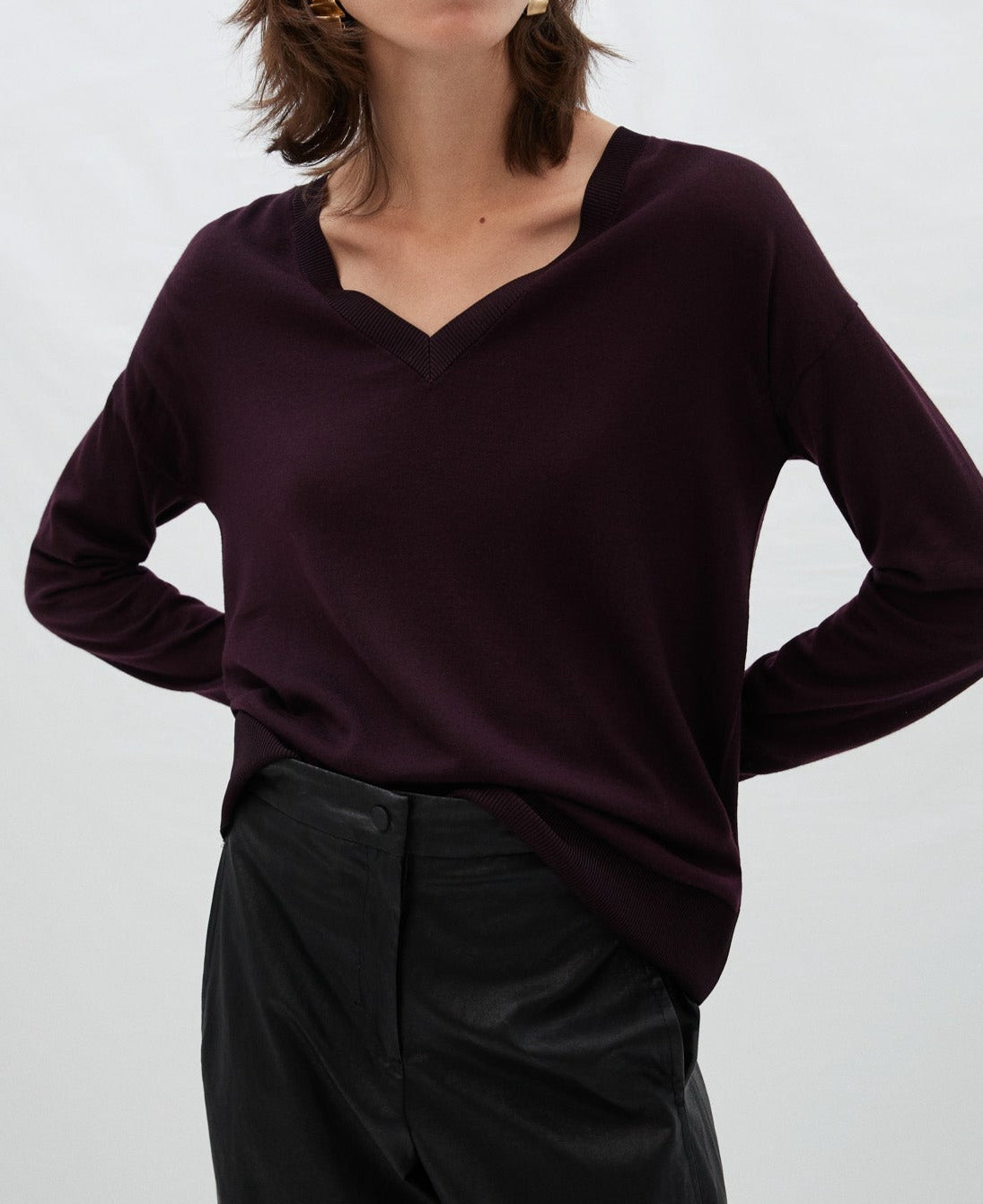 Maroon V-Neck Sweater In Merino Wool