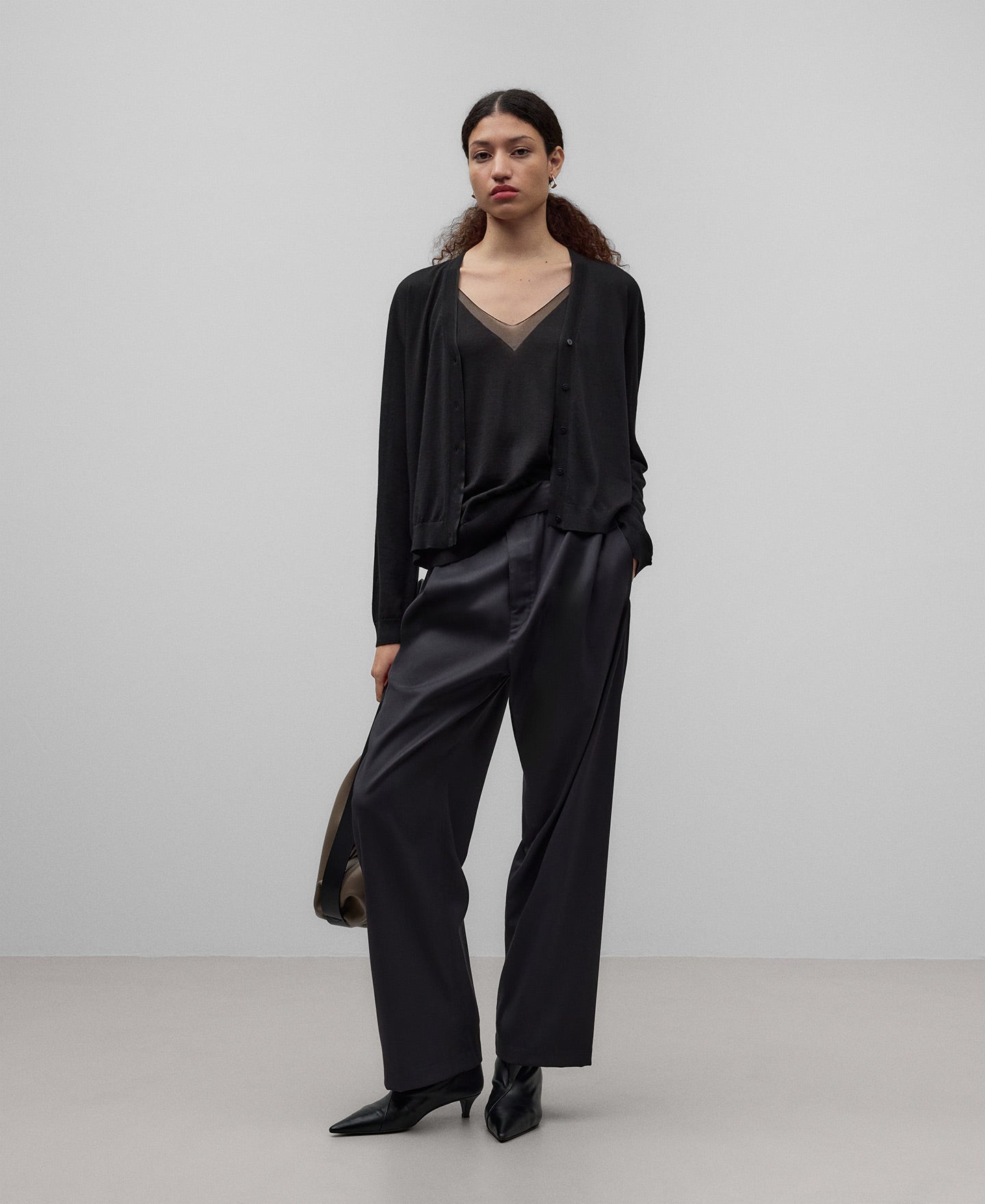 Merino wool and silk knit top woman in black