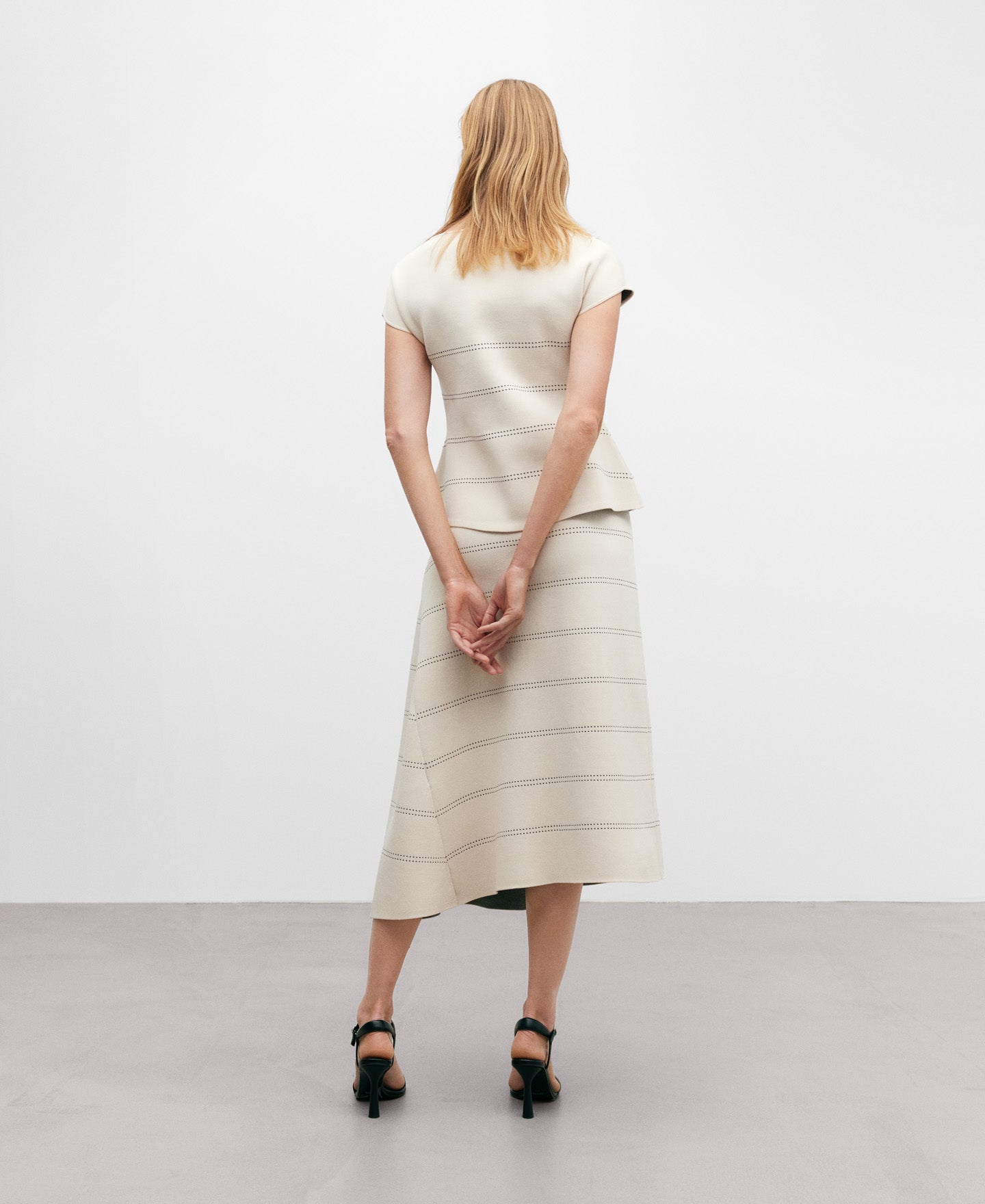 Bateau Neckline Top With Stitching Woman