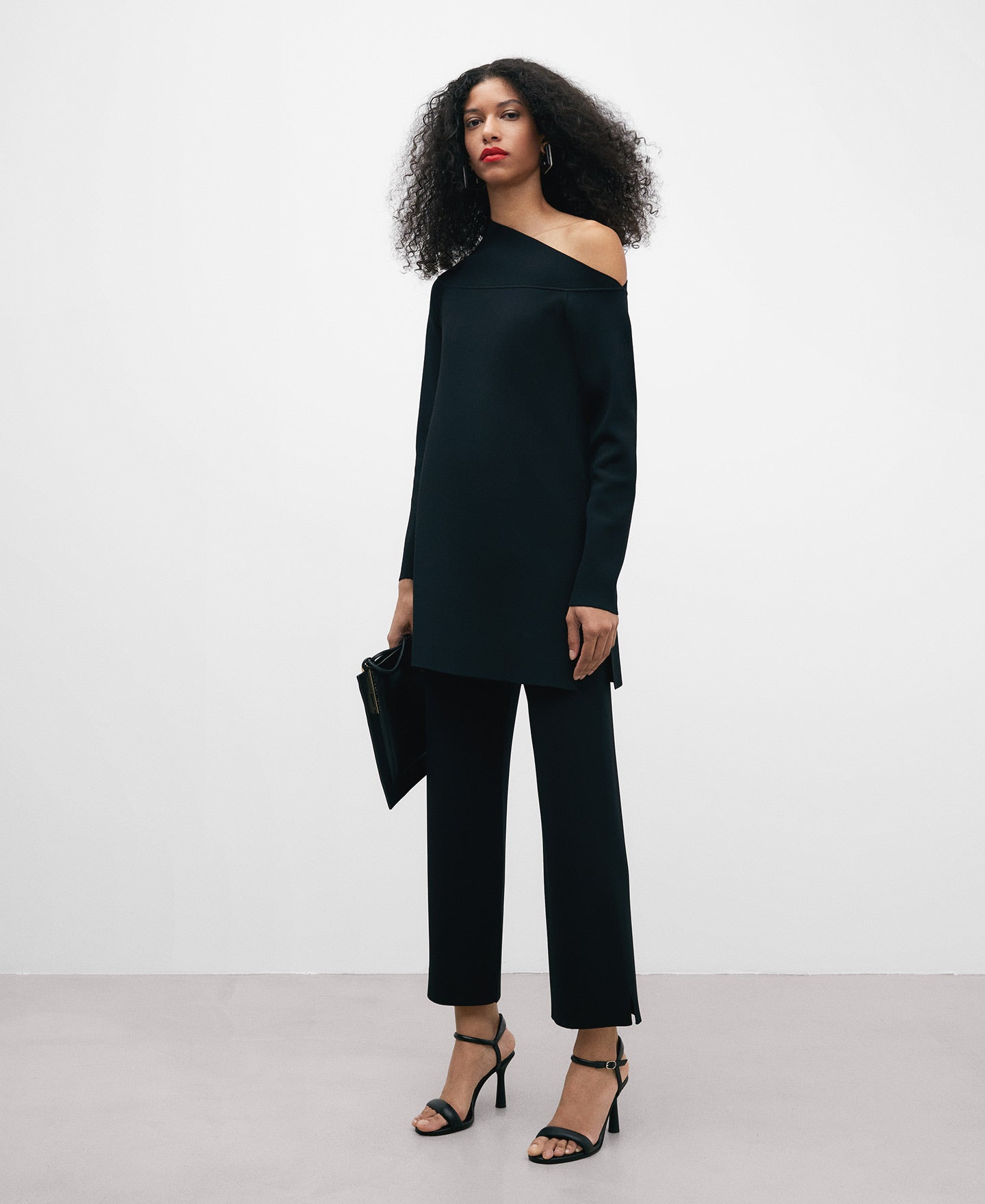 Asymmetric Neckline Long Sweater Woman