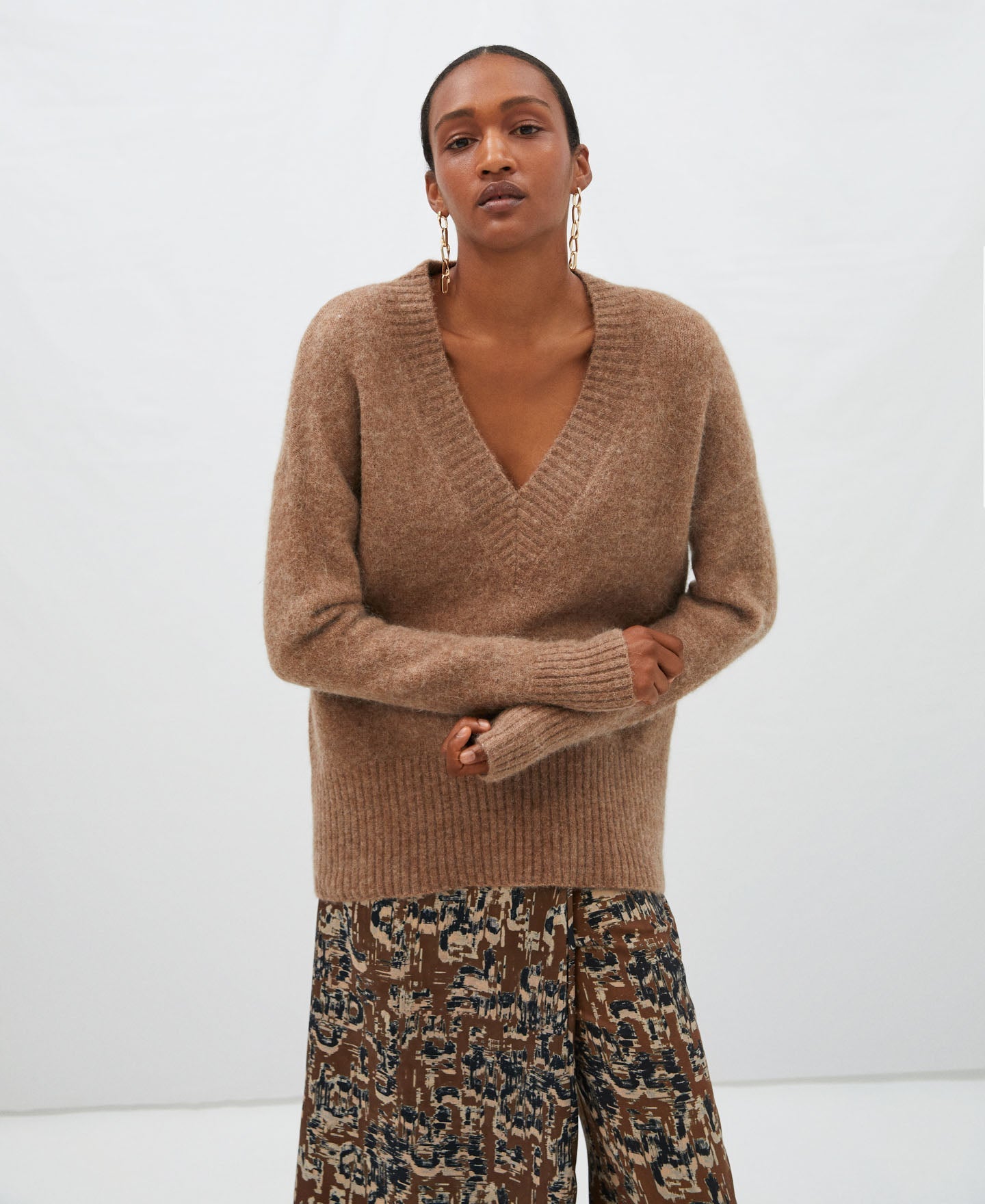Toffe Alpaca V-Neckline Sweater