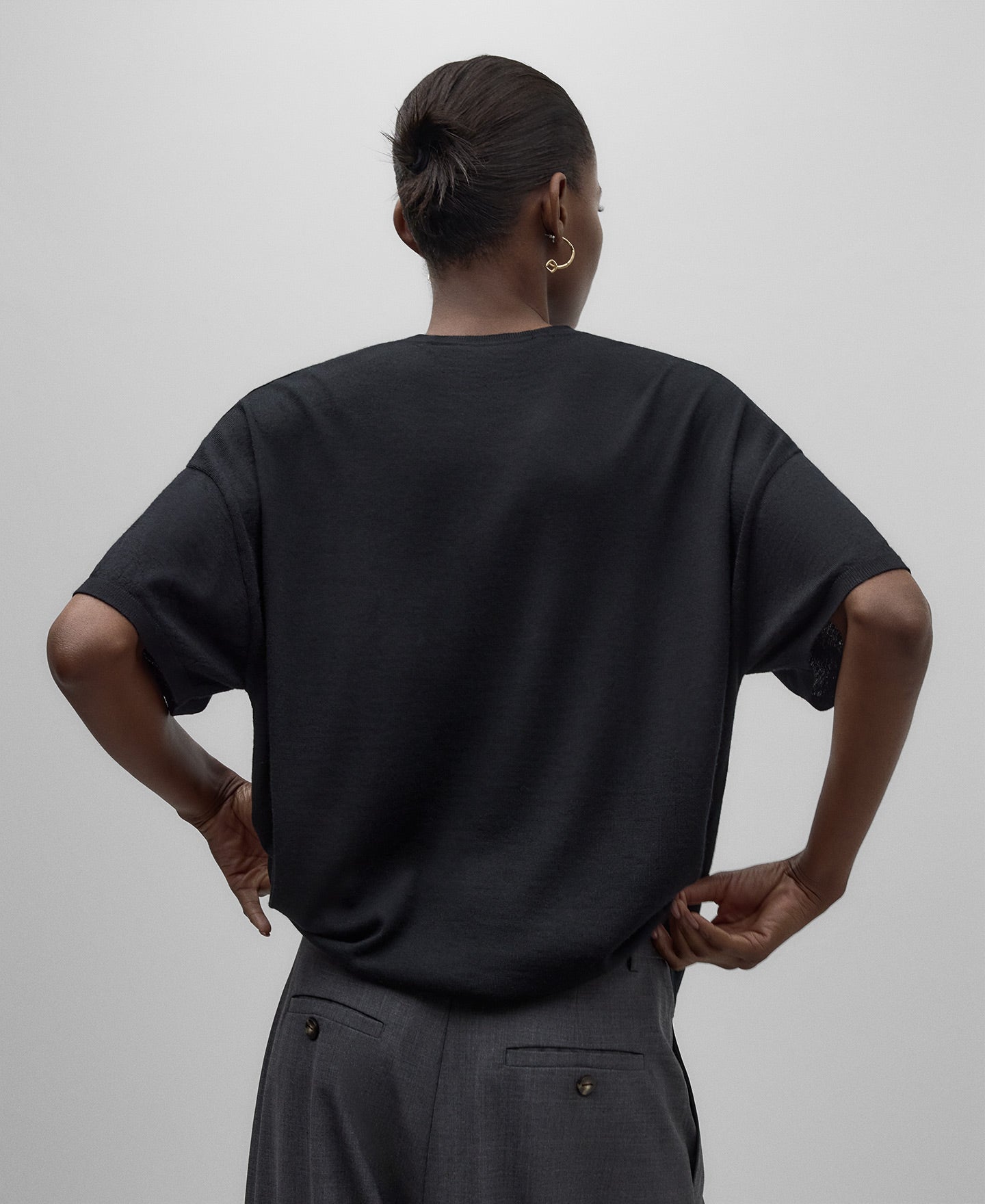 Merino wool short sleeve sweater woman in black