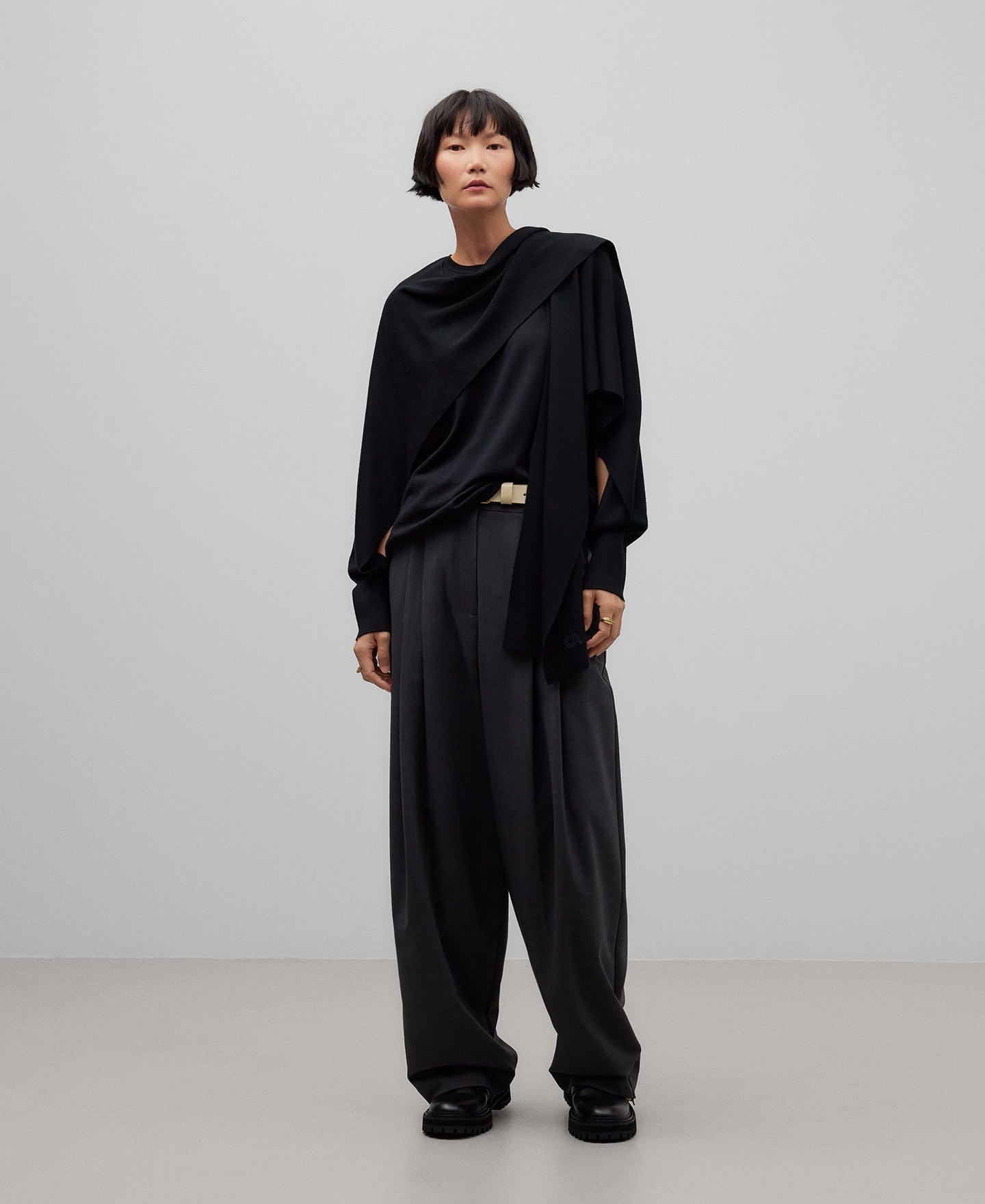 Merino wool jacket with scarf woman in black