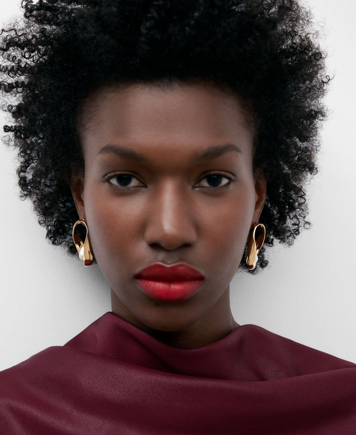 Gold Synthetic Pearl Twist Earring Woman