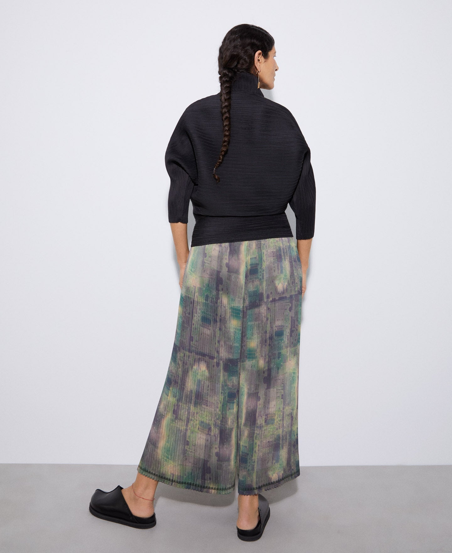 Black Crinkle Sweatshirt In Recycled Polyester